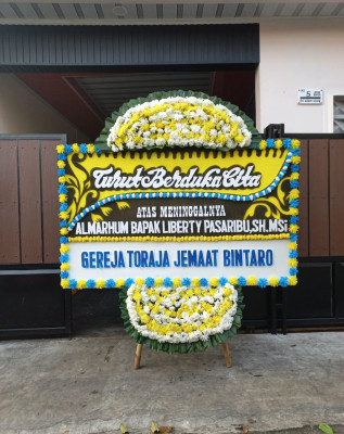 Papan Bunga Duka di Batu Gadang
